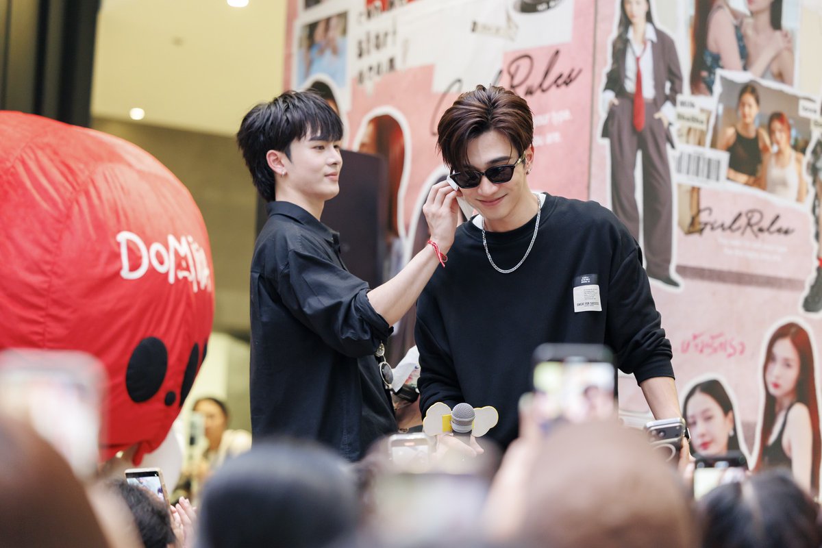 รักครูเท่าโลกเลย Love You Teacher tweet media