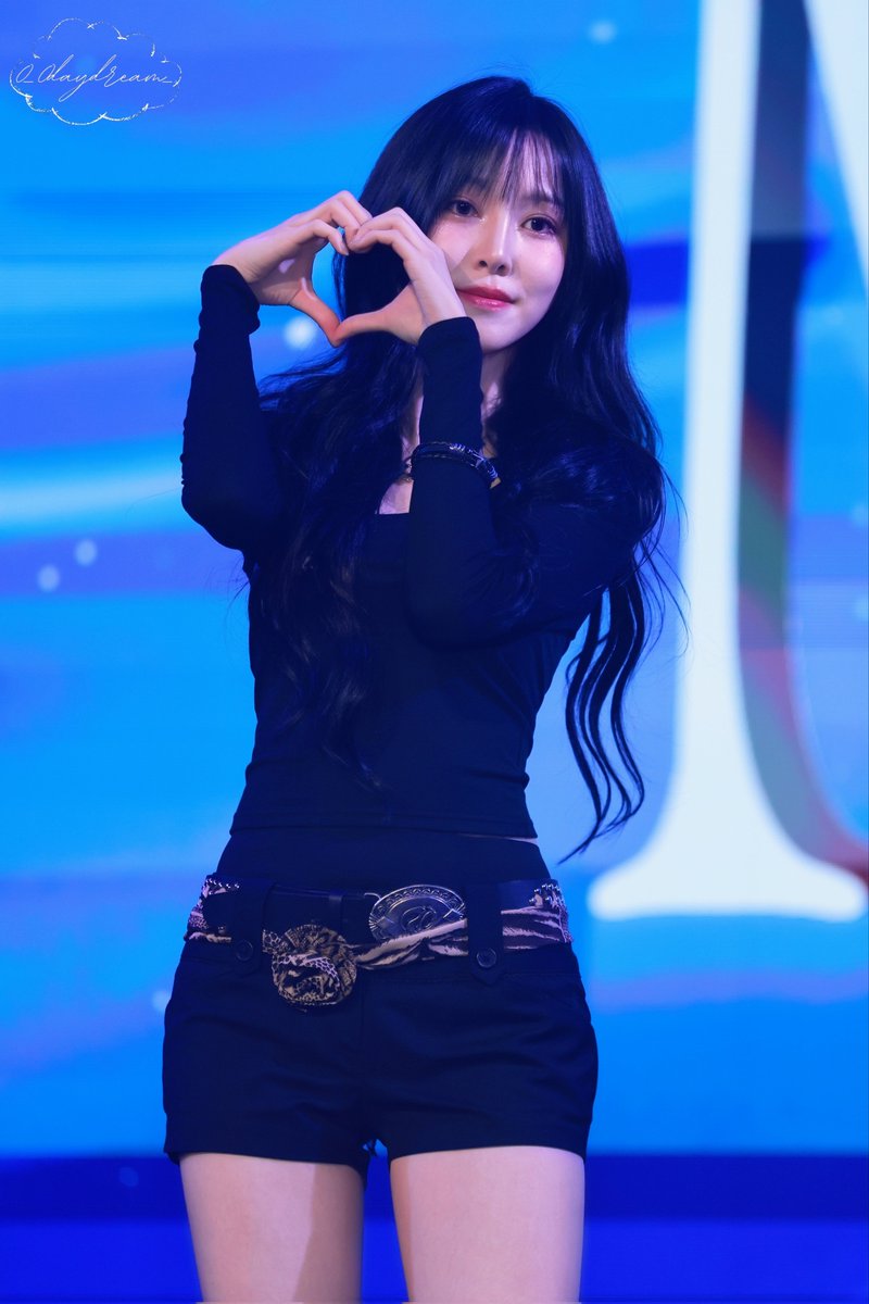 0_0daydream_ tweet media