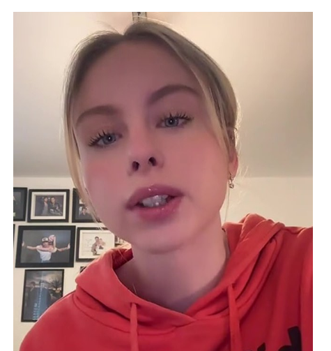 Christinayeld tweet media