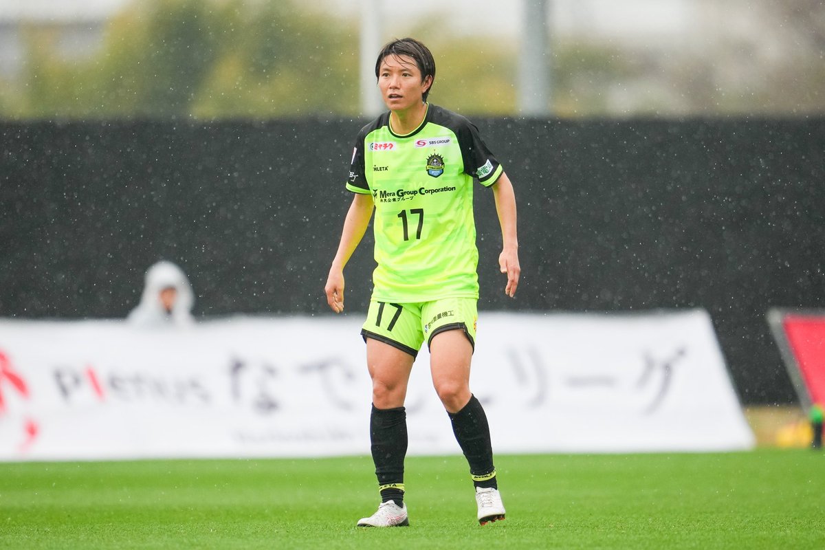 viamaterras2020's tweet photo. ＼小澤寛 選手 リーグ戦通算100試合出場達成／
4月4日(土)の試合で #小澤寛 選手ががリーグ戦通算100試合出場を達成🙌
次回ホーム戦でセレモニーの実施を予定しております。
スタジアムでともにお祝いしましょう✨

▶️ https://t.co/4RzfzMiYtz

ひろ、おめでとう🎊

#ヴィアマ
#なでしこリーグ https://t.co/S26Tst6Zj0