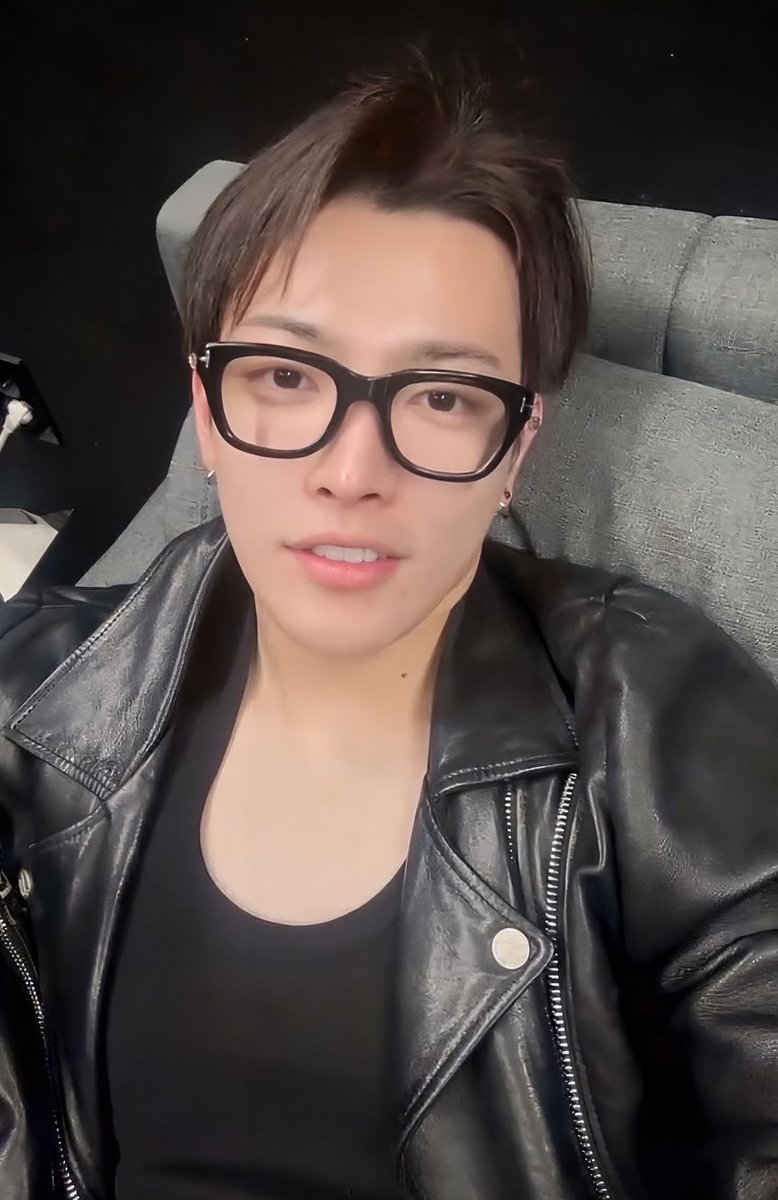 sani 𝜗𝜚 tweet media