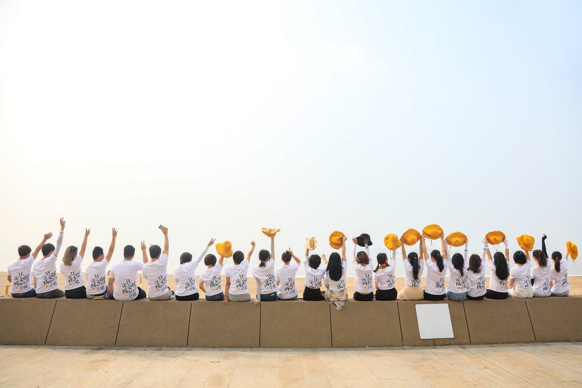 debra friend tweet media