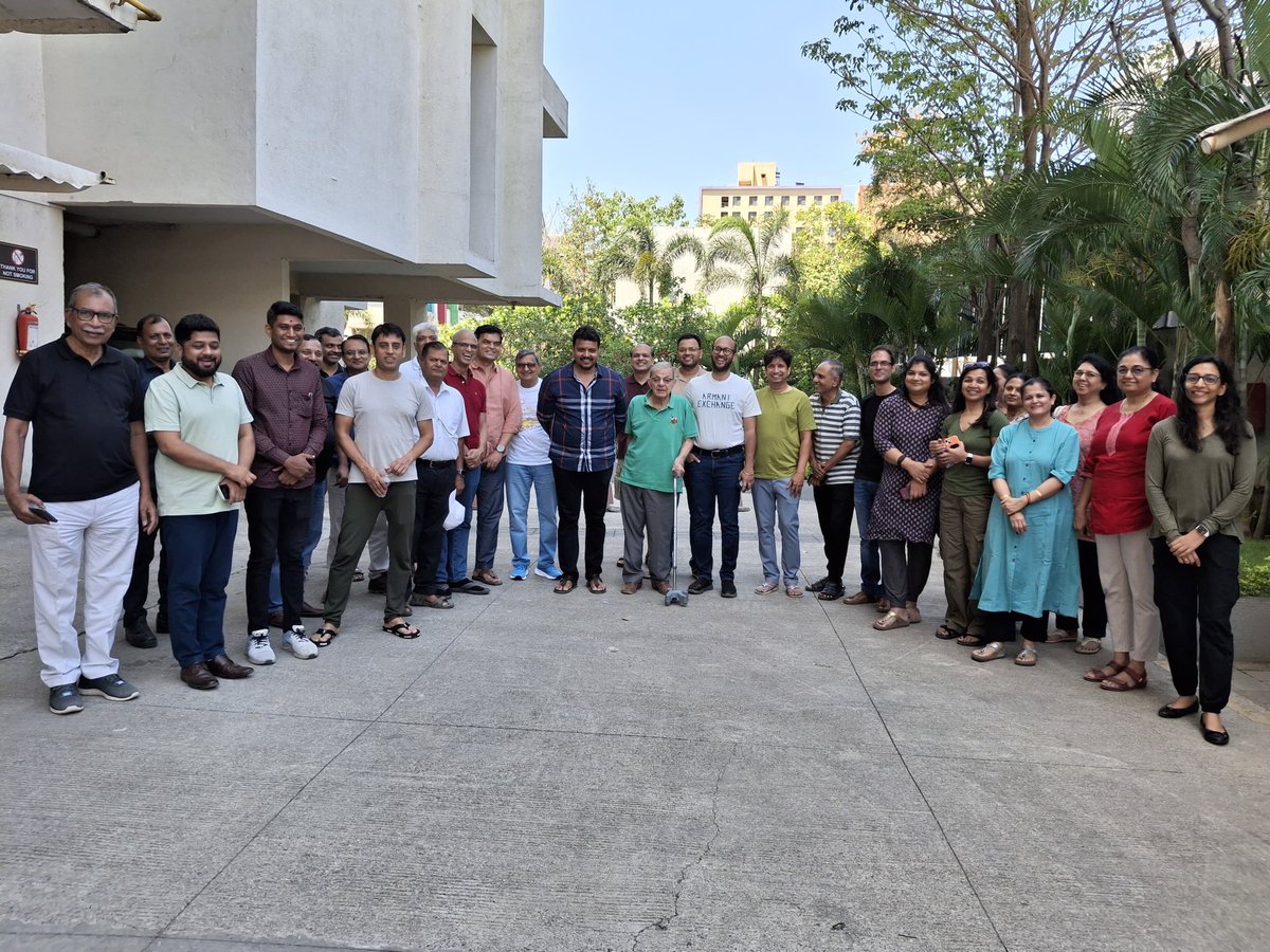 bbnmpune's tweet image. Residents meeting + site visit was organised by #BBNM at Marvel Brisa Soc. Garbage dumping issue at Sai Chowk Balewadi was discussed in the presence of Corporator @BalwadkarAmol 

necessary action on shifting the sorting shade on priority was assured. 
#pmc #cleanpune