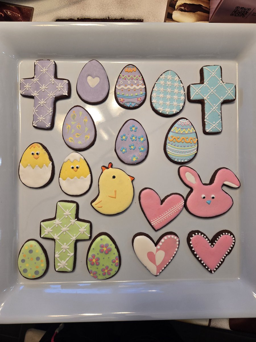 ebctham's tweet photo. Happy Easter #cookiedecorating 
#royalicing https://t.co/EN2JhSwu00