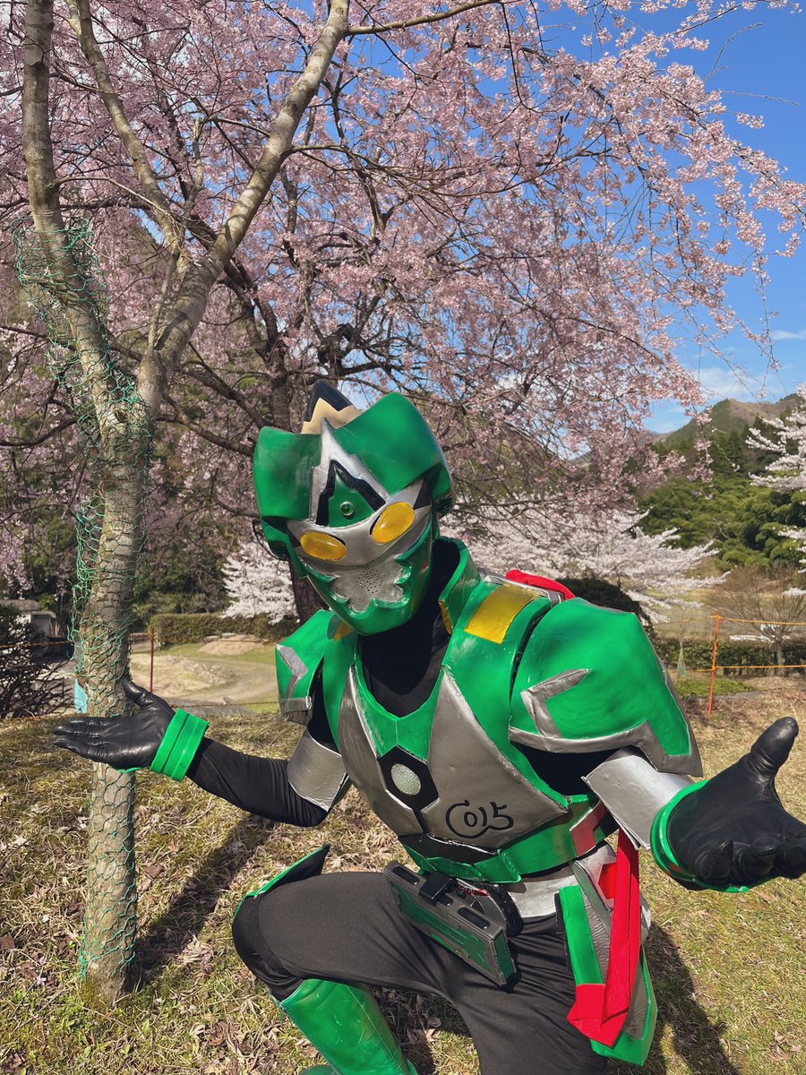 必筆超人ライトロン tweet media