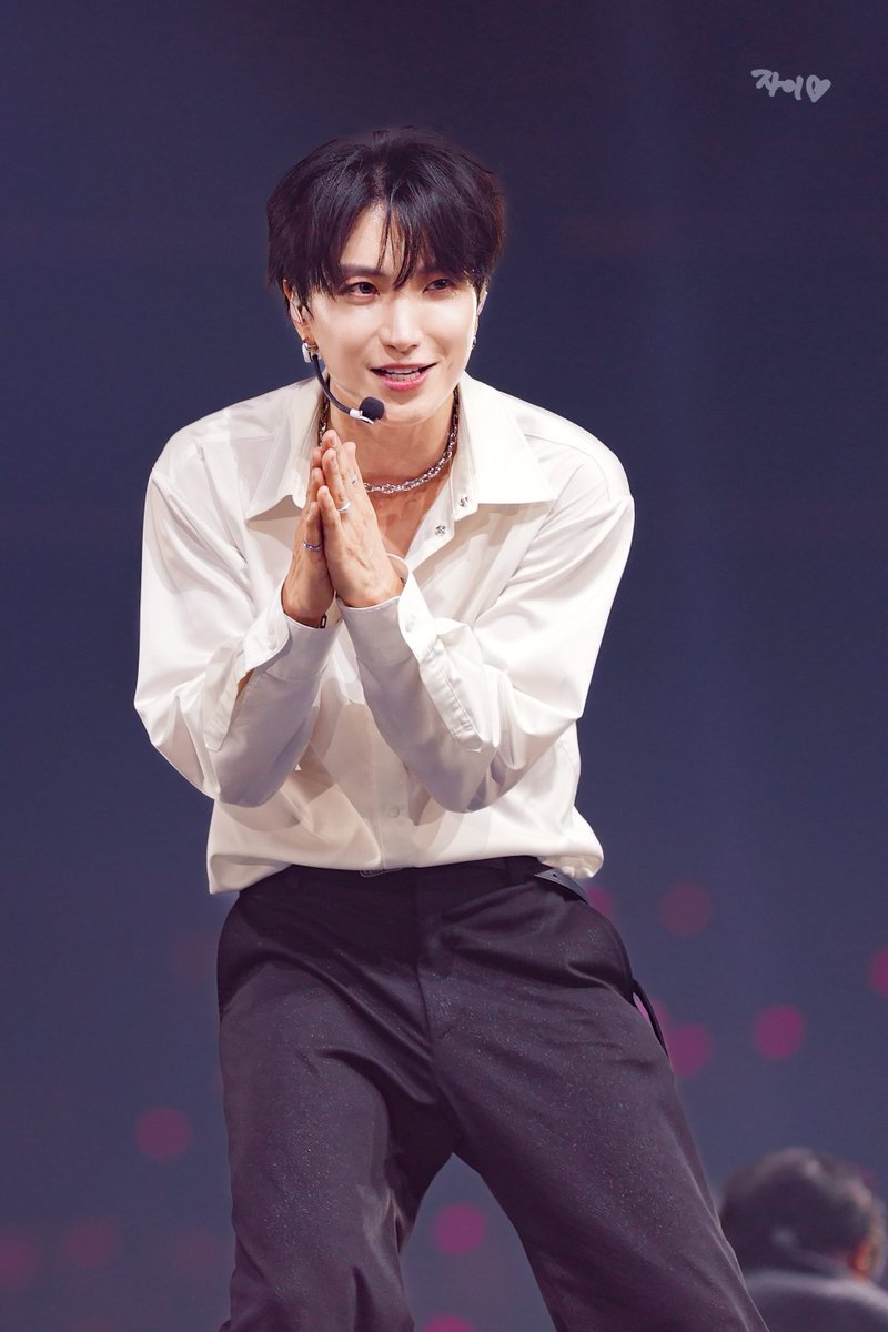 teukland's tweet photo. 🙏🙏🫰🫰

20260405 SUPER SHOW 10 SJ CORE in Seoul

@special1004 

#LEETEUK #이특 #SUPERJUNIOR #슈퍼주니어 #イトゥク #박정수 #朴正洙 #supershow10 #슈퍼쇼 https://t.co/Qh4FtDPnPB