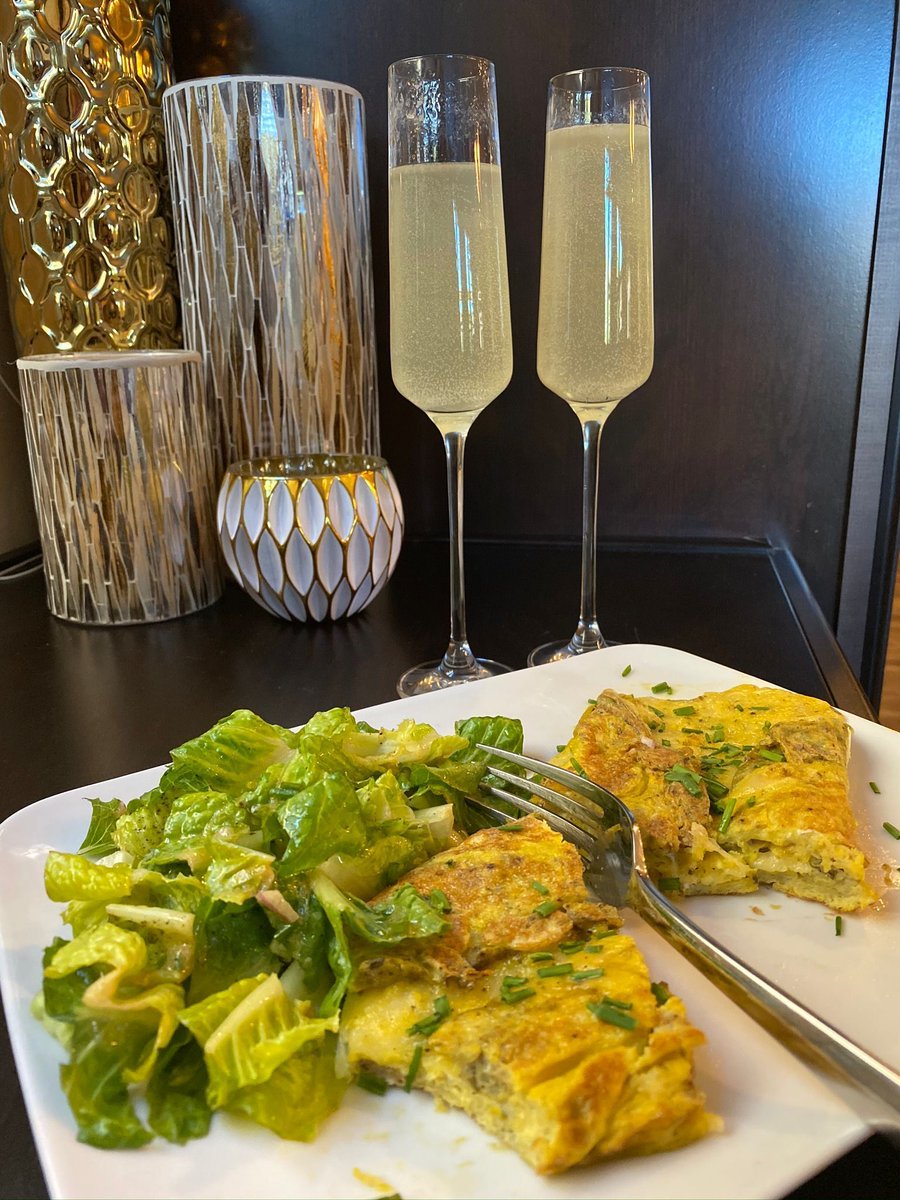 ucfoodietv's tweet image. The French 75 is Rocking!

We show you how to make it.

Practice now for Bastille Day next month.

buff.ly/QiTu7Da 

#French75 #cocktails #BastilleDay #UndercoverJetsetter