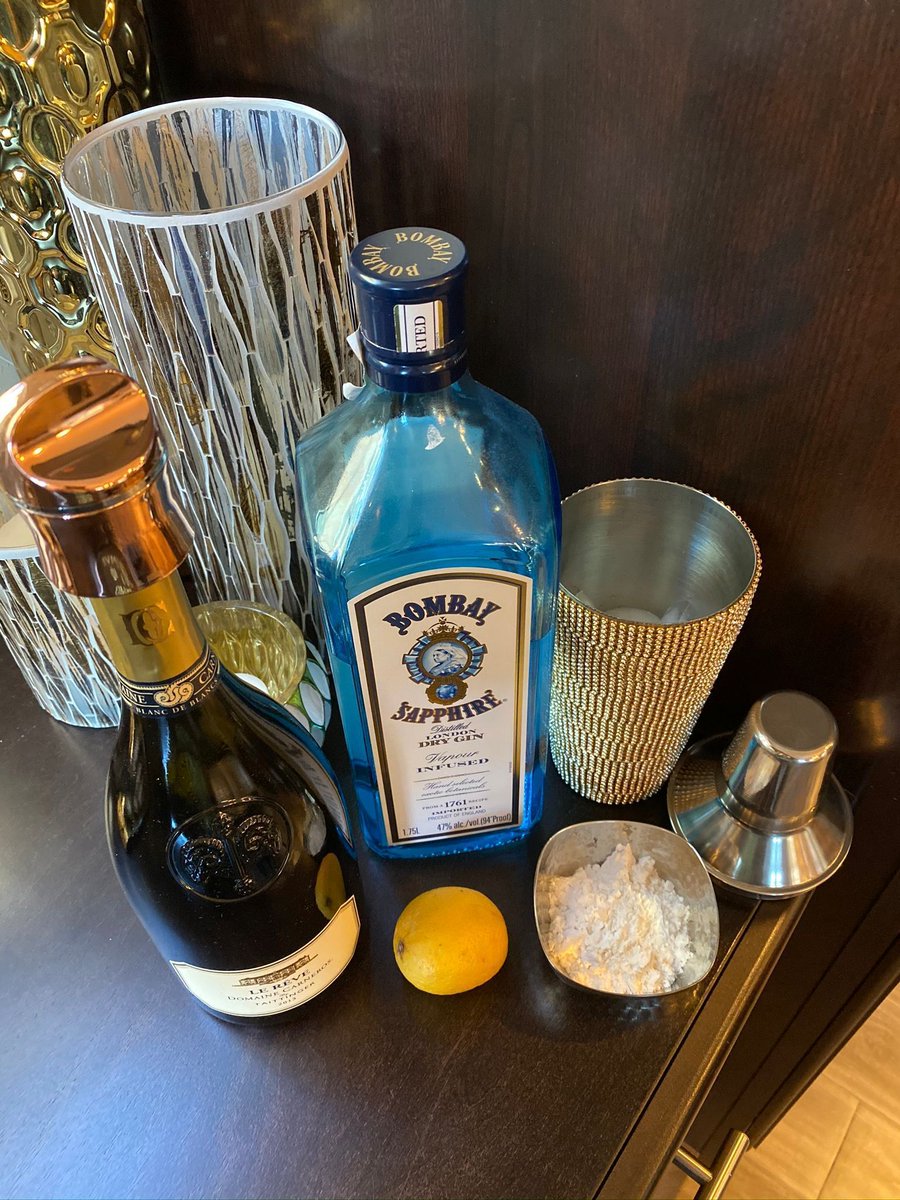 ucfoodietv's tweet image. The French 75 is Rocking!

We show you how to make it.

Practice now for Bastille Day next month.

buff.ly/QiTu7Da 

#French75 #cocktails #BastilleDay #UndercoverJetsetter