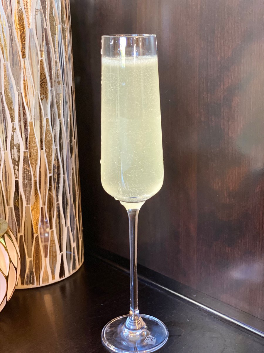 ucfoodietv's tweet image. The French 75 is Rocking!

We show you how to make it.

Practice now for Bastille Day next month.

buff.ly/QiTu7Da 

#French75 #cocktails #BastilleDay #UndercoverJetsetter