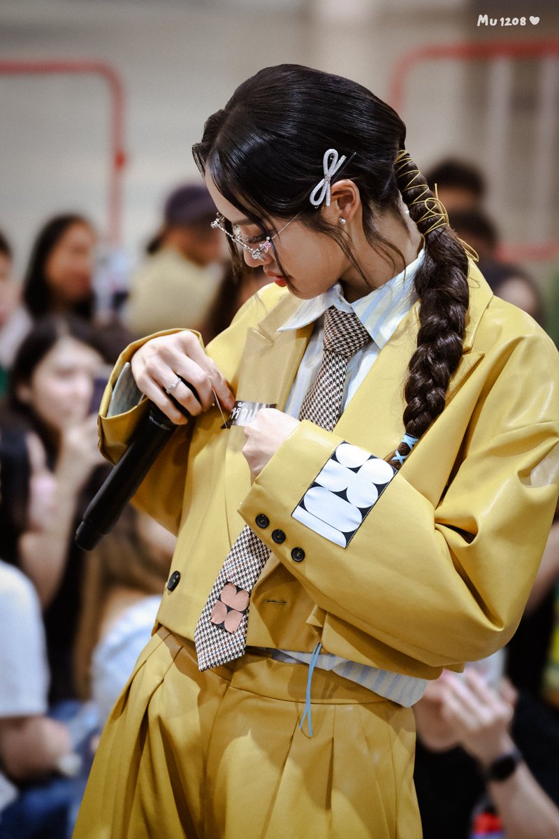 Evelyn Mu tweet media