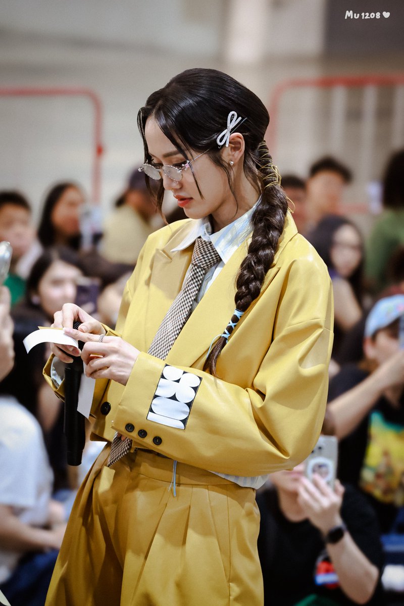 Evelyn Mu tweet media