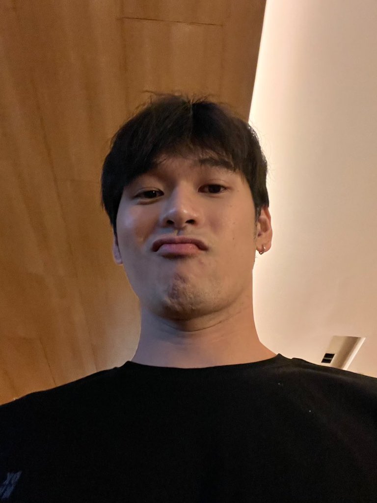 aya 🍅 tweet media