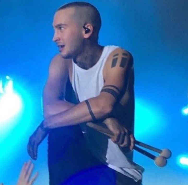 happy easter to those who celebrate here’s an egg!