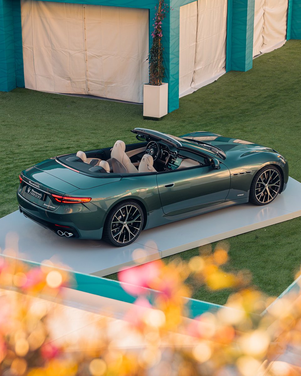 Maserati_HQ's tweet image. A Maserati first, unveiled at the @ROLEXMCMASTERS in Monaco.
Zoom all the way in on our first-ever fully customized soft top.

#Maserati
#MaseratiGranCabrio
