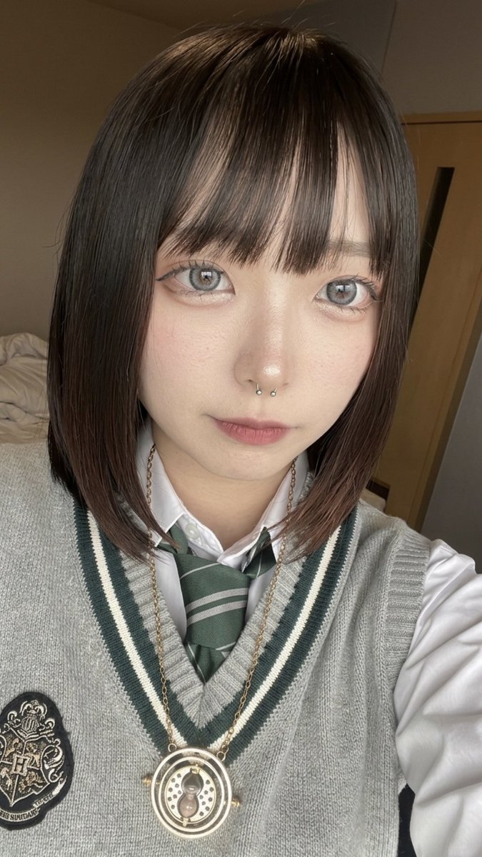 hikora123's tweet photo. 魔法学校行ってきました🪄
似合ってたら嬉しい😊

#ぶっかけ　#ちん添え　#顔抜き
#ぶっかけ依頼　#地雷系女子　#裏アカ女子 https://t.co/PHhcuBgHnf