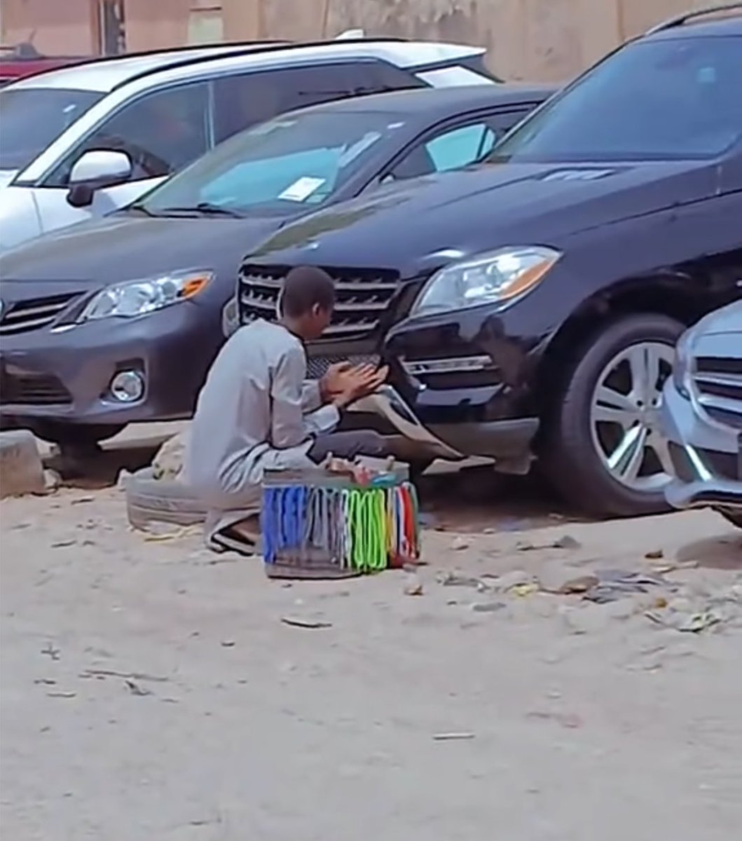 ᗩbuᗩyaan tweet media