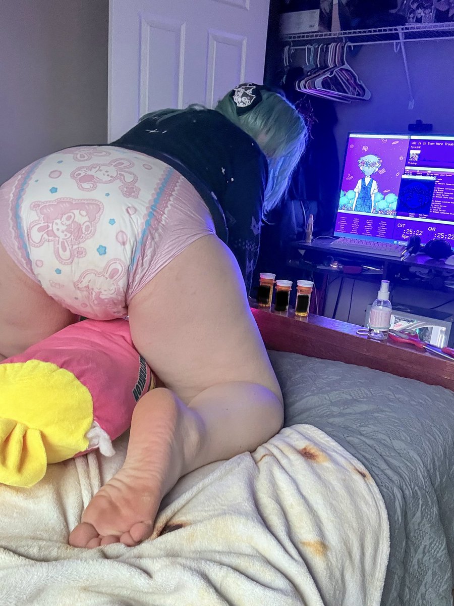 Luna ≽^-⩊-^≼ tweet media