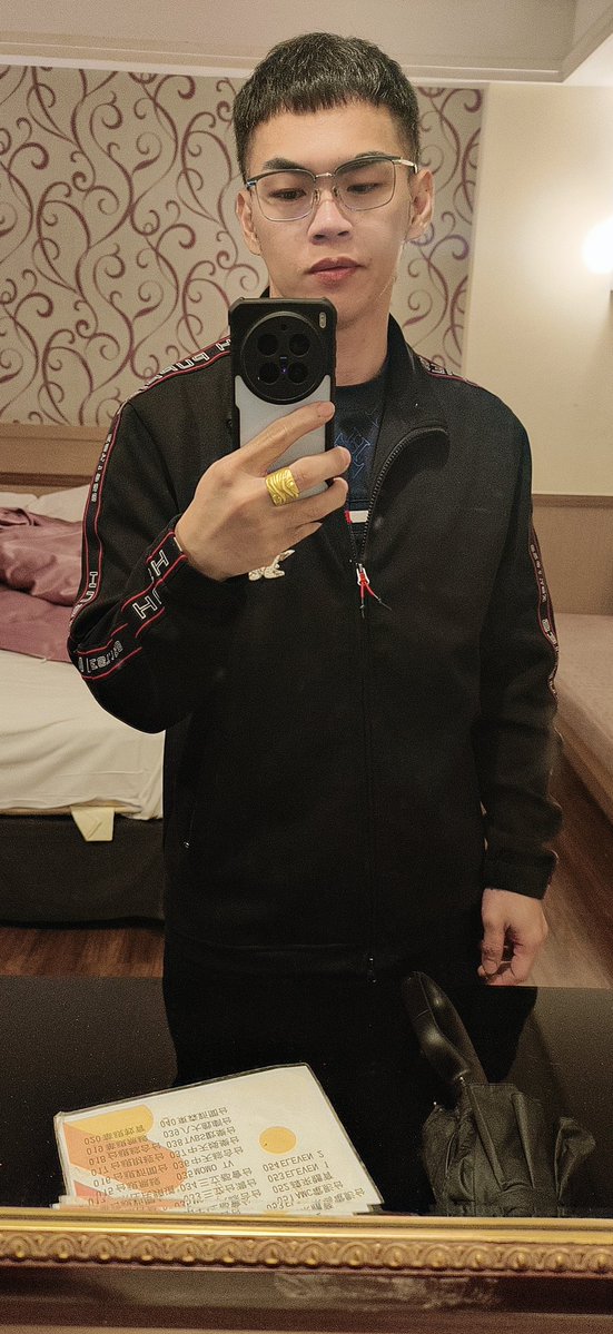 台南 洧(有整隻玉米的男人) tweet media