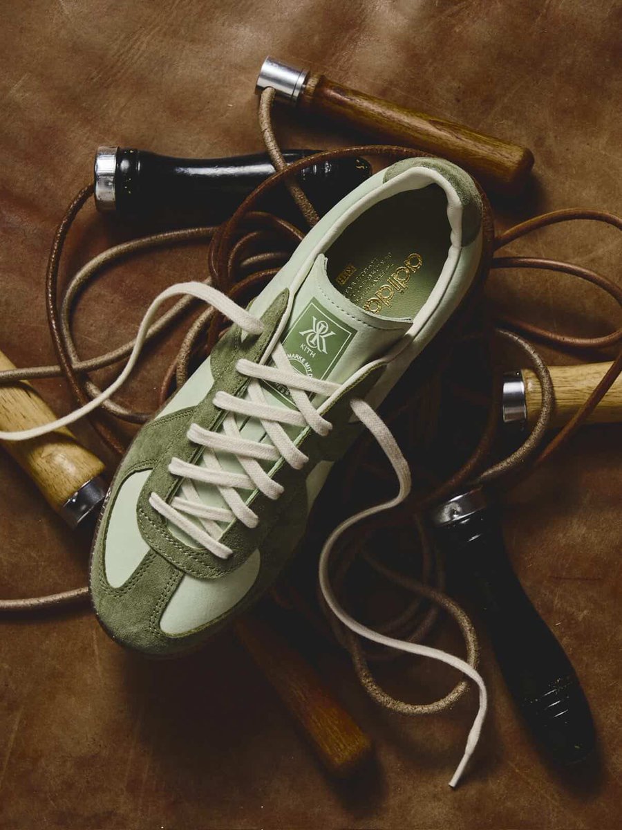 JustFreshKicks tweet media