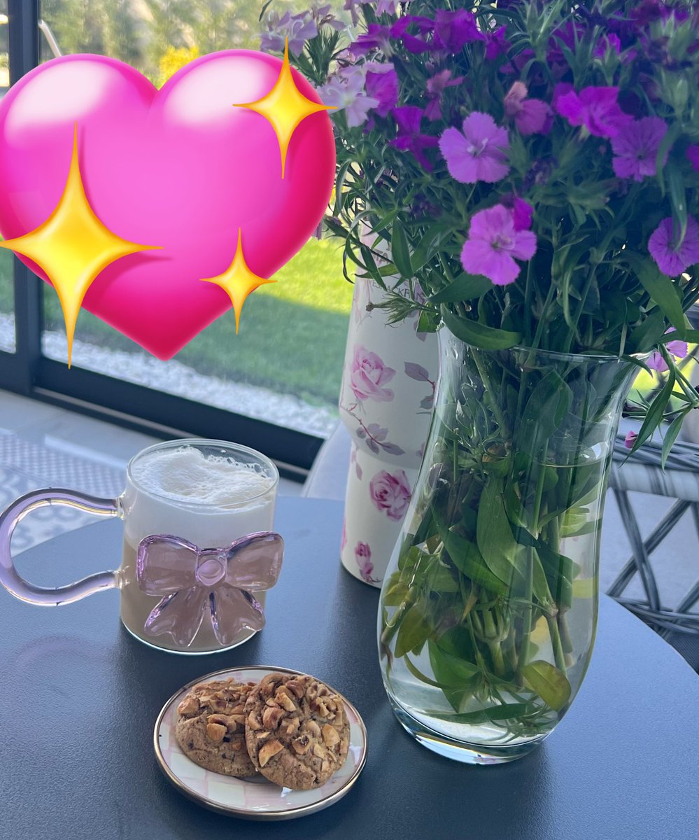 sadecesmyra tweet media