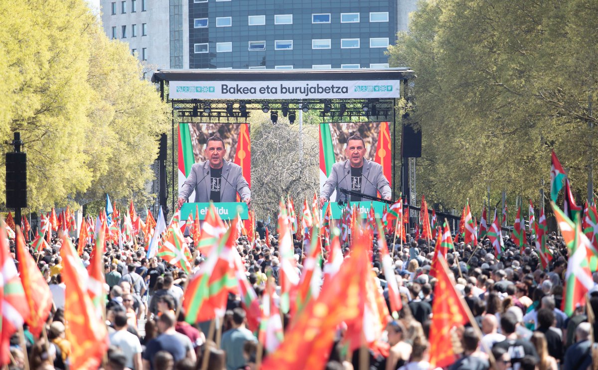 EH Bildu tweet media