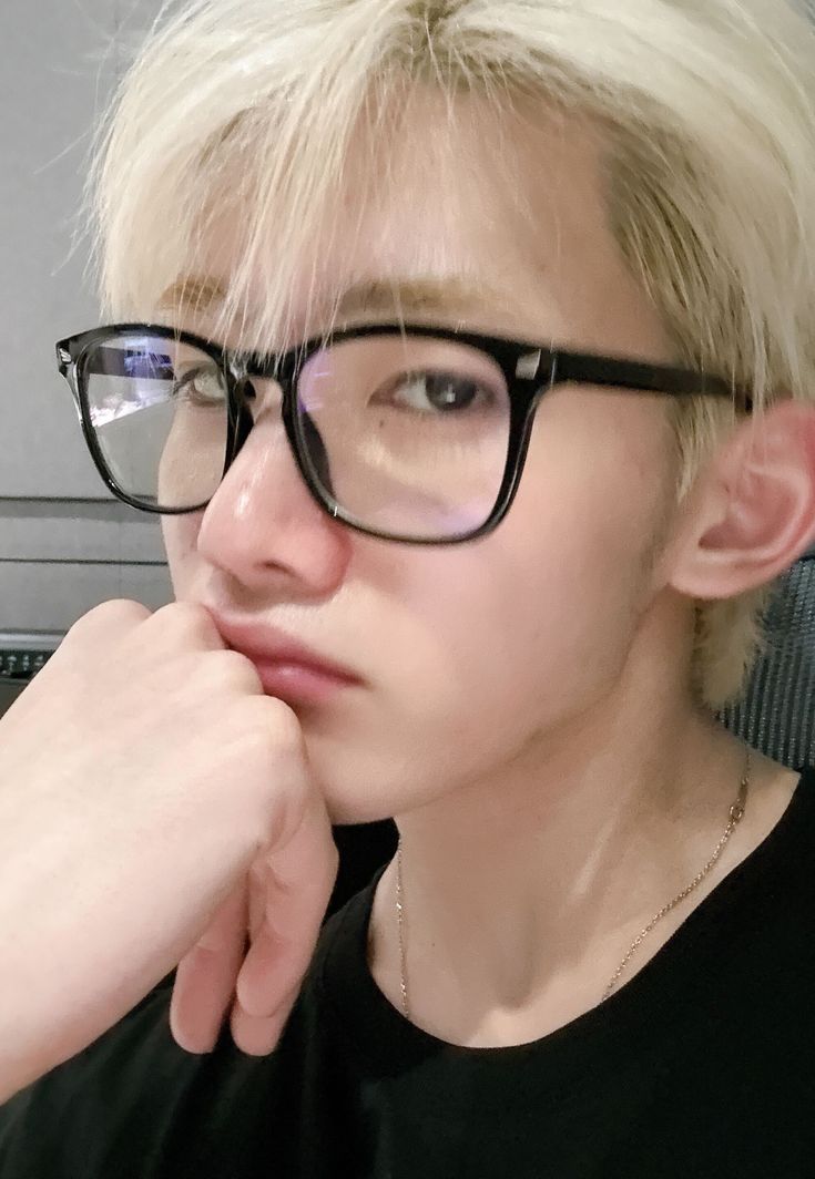 𝑳𝒐𝒕𝒉𝒆 ★ tweet media