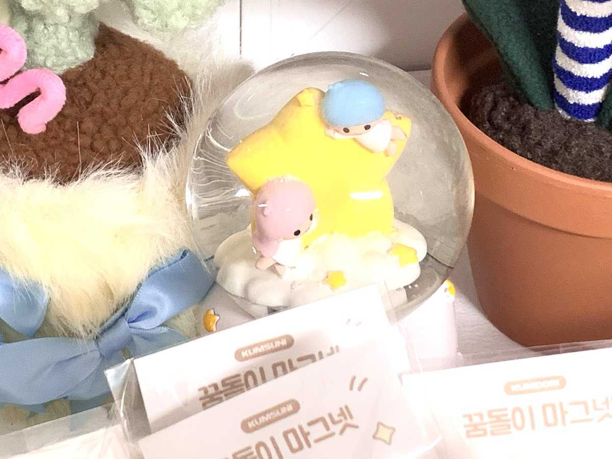 글리띠 tweet media