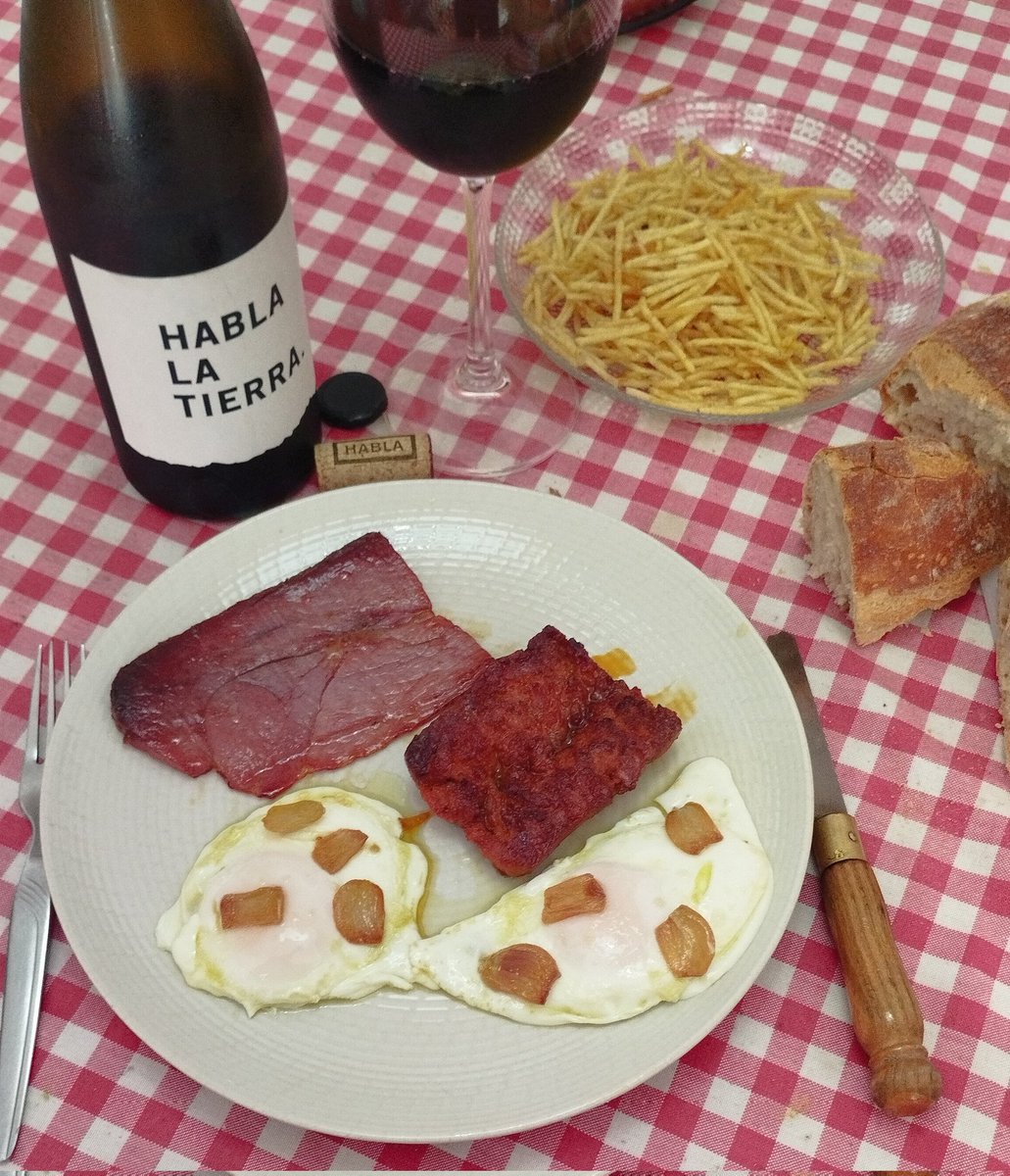 manquilefs's tweet photo. #VivirEnZamora
Hoy domingo no podía faltar este #DosyPingada acompañado de un tinto #hablalatierra @AjosCuelga @VinosHabla @yendoporlavida @garbanfuco @Saboreandolavid @tierradesabor @JamonMelquiades https://t.co/j9NJ8qUM0u