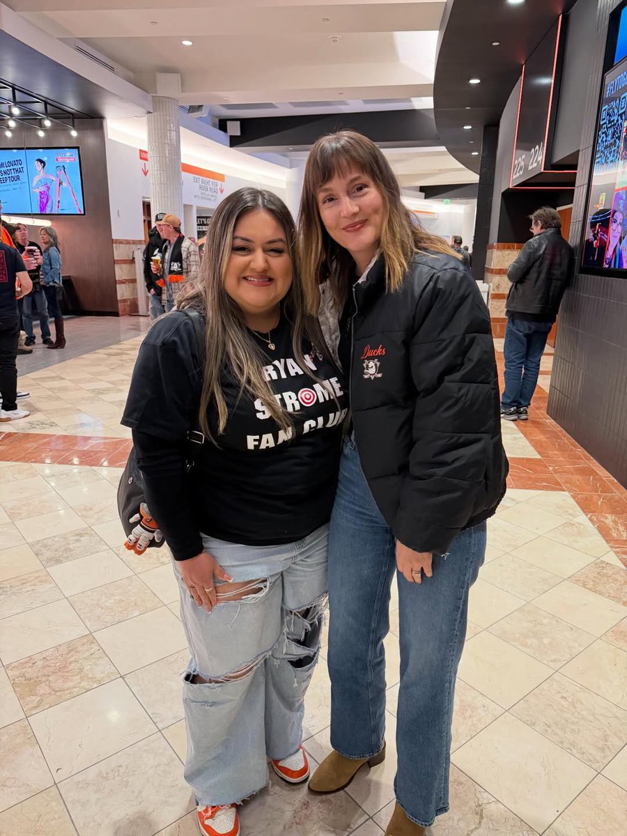 Leighton Meester Daily tweet media