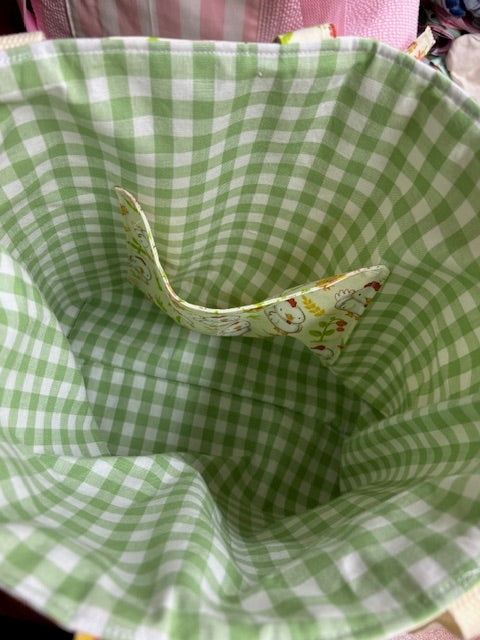 sewingfromsammy's tweet image. 🔥 Elevate your style with a unique handcrafted tote! Shop now at sassychickscrafting.com/products/craft… #handcrafted #uniquebags