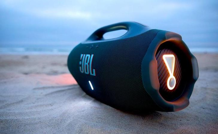 PromoHero tweet media