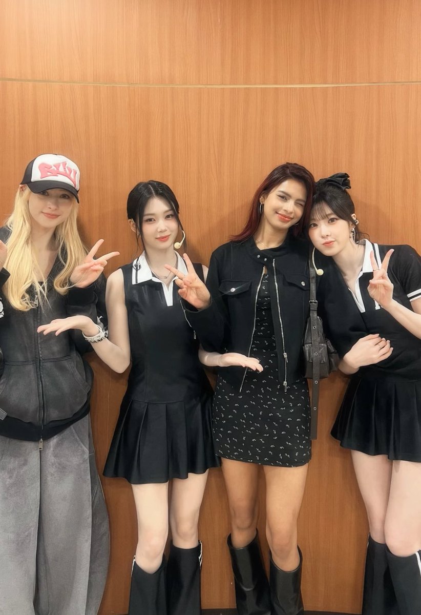 SWANN1ES⁴𓂀♥︎☼⁷ tweet media