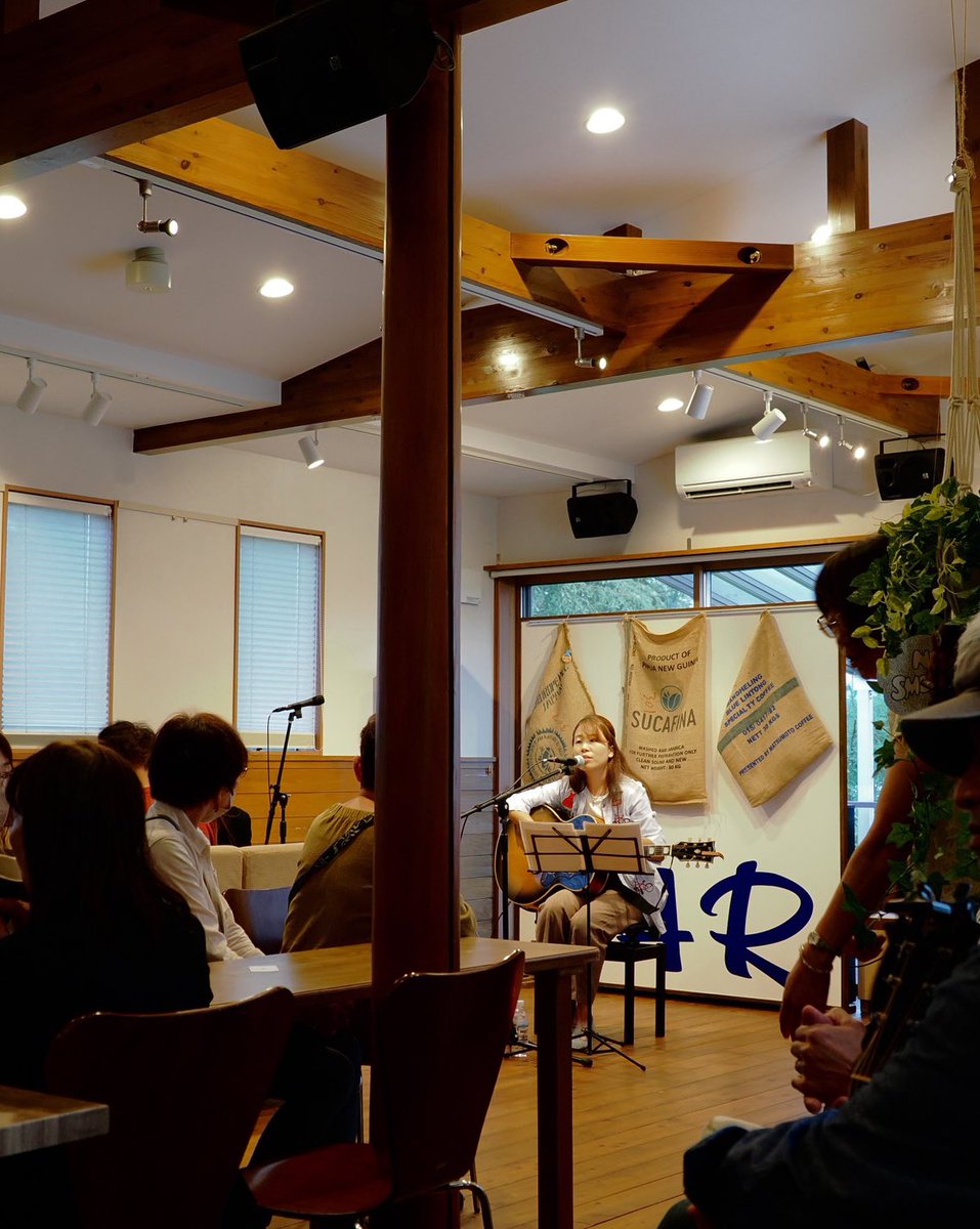 m424sara's tweet photo. 4/18(土)佐久のcafe OARさんの一周年記念ライブに誘って頂きました🌸
オシャレな会場と美味しいご飯が楽しめます✨
OARさんの一周年をお祝い出来るように、気持ちを込めて歌いたいと思います♪

皆さん、是非足をお運びください🍀
来られるよって方は、ご連絡もお待ちしています🤲 https://t.co/Rf6TafI7uQ