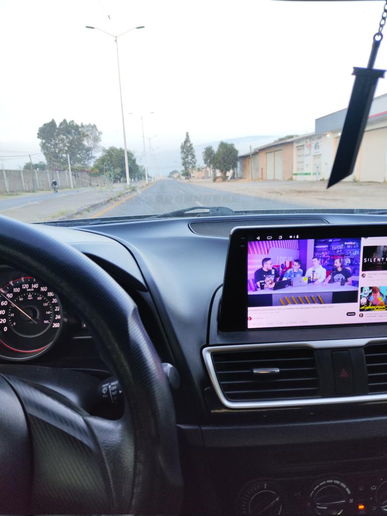 Fan de <a href="/LevelUPcom/">LevelUp.com</a>  desde sus inicios viendolo y escuchando en todos lados.  Solo cambia de día,ahora los escucho rumbo al trabajo de los domingos.
