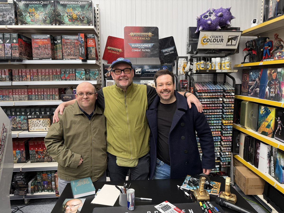 NeiloMac tweet media