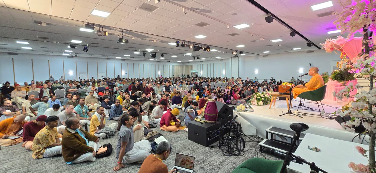 GaurangaDas's tweet image. Honored to speak at the UK RISE Retreat Day 2 on the topic of "Lessons from Lord Caitanya's South India Travels"
#iskcon
 #monkforaction 
#gaurangadas