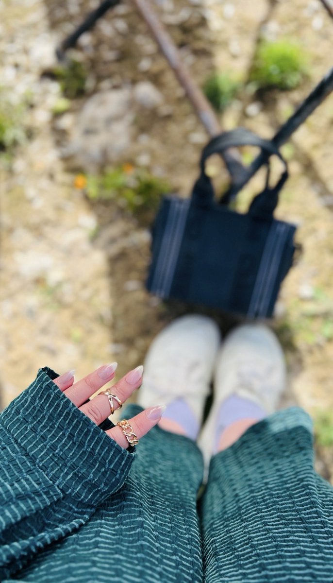 ello♓️ tweet media