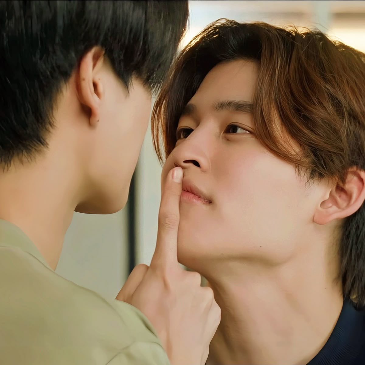 situationship ถ้านึกภาพไม่ออกก็คือภูมิกับภีมใน 8 EP แรกอ่ะ จูบกันทุก ep จูบกันทุกซีน  ทำทุกอย่างเหมือนคนรักกันแต่ไม่ใช่แฟน ห้ามหึงห้ามหวงเพราะถ้ามีคนไหนข้ามผ่านส่วนใหญ่เองก็จะ  อืมนั่นแหละ  ถ้าเป็นสมัยนี่วัยรุ่นก็คือไม่ต้องรู้ว่าเราคบกันแบบไหนไม่ต้องหาเหตุผลใดมาอธิบาย 🎶