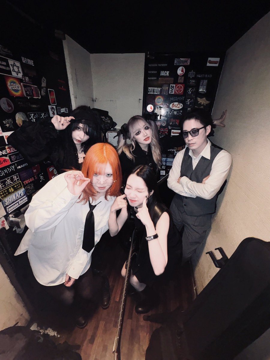 浮遊 WHO U tweet media