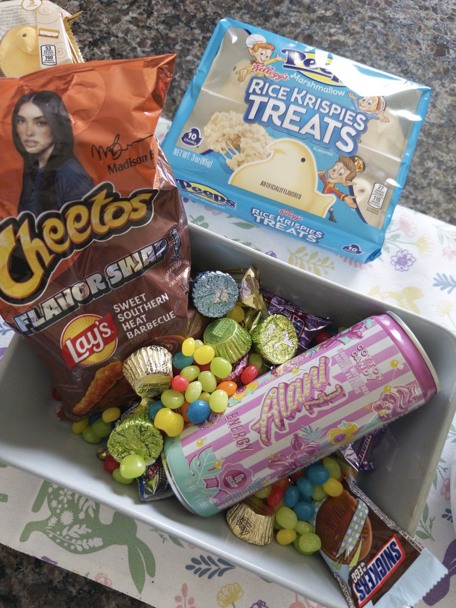 fiona 𑣿🦢 tweet media