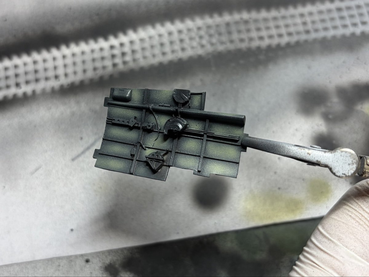 普段コクピットに陰影つけんけど
32だからやってみる