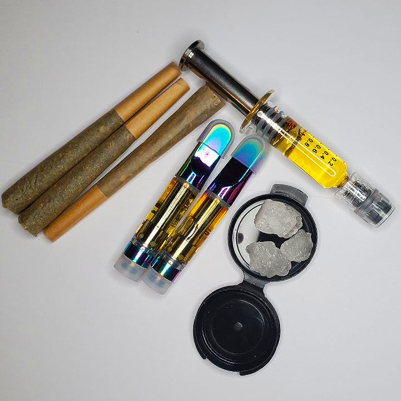 CannaCompareTHC's tweet photo. 🚨 New Drop! 🚨 

The Pressure Pack Bundle is here!!!

- 3 pre-rolls 
- 2 liquid diamond carts
- 1g THCA diamonds
- 10g distillate 

🔥 $40 value for just $29.99! Grab yours now: https://t.co/mgtj6ntniu https://t.co/TcLumb6gzJ