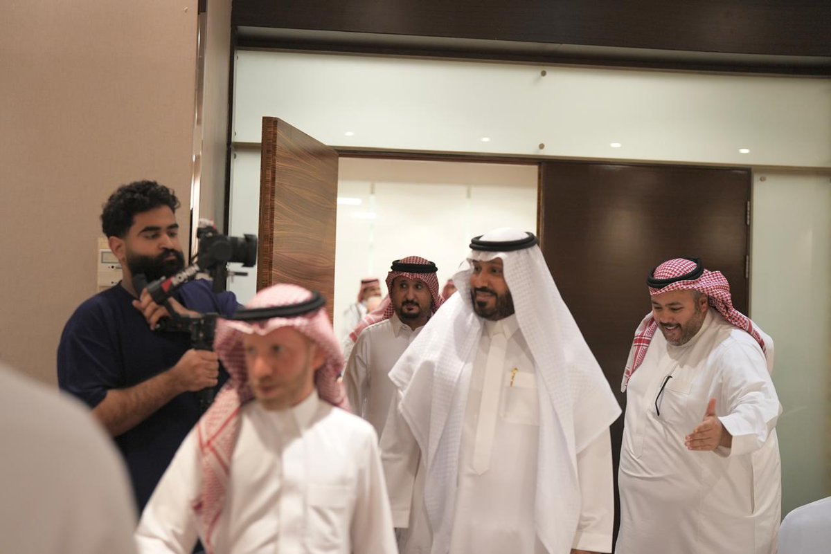 v_antme's tweet photo. ليلة وفاء واعتزاز
نحتفل بإنجاز علمي يعكس مسيرة عطاء وتميّز
حصول  @thamer_alderaan على درجة الدكتوراه في إدارة المستشفيات
ضمن أجواء عنوانها: #عيدنا_أنت 🌟 https://t.co/lJpHsB2g2R
