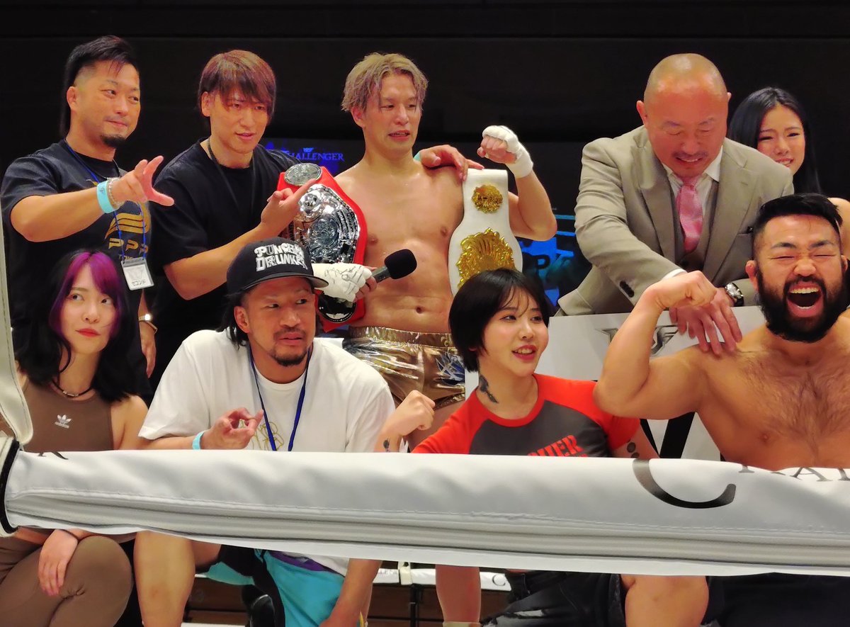 shigeta_koji's tweet photo. #CHALLENGER
#キックボクシング
メイン、セミ、大盛り上がりでした！武田幸三代表のMVPは高橋幸光選手。スキルとタフさで盛り上げた。個人的なMVPはHIROYUKI選手。一発の破壊力とKO狙いの気迫で相手を飲み込んだ。武田代表が求める「気持ち」ってこれだよなと。
若い選手たちの成長が楽しみです！ https://t.co/Kg05jWu7kP