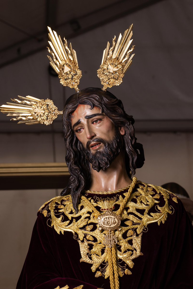 ¡𝗖𝗥𝗜𝗦𝗧𝗢 𝗛𝗔 𝗥𝗘𝗦𝗨𝗖𝗜𝗧𝗔𝗗𝗢!

El que fue interrogado en la noche y condenado en silencio, hoy rompe el sepulcro y se revela como la Verdad que da vida.

#CofradíasMLG