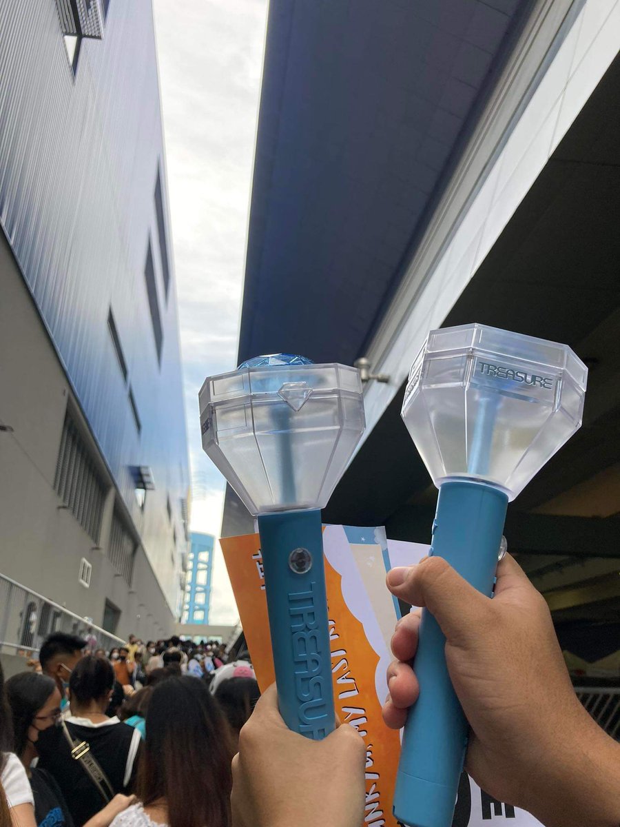 mcoypriv's tweet photo. Wts lfb ph

Treasure unsealed lightstick teulight

- 1500 w/ box (1200 if payo) with official pcs pwedeng mamili sa collection ko, just dm me so I can show u)
- 3 days reserve
- meet up around smf, sta. mesa, sm sjdm or sa concert

#. treasure manila haruto asahi junkyu pulse on https://t.co/112JdHUMki