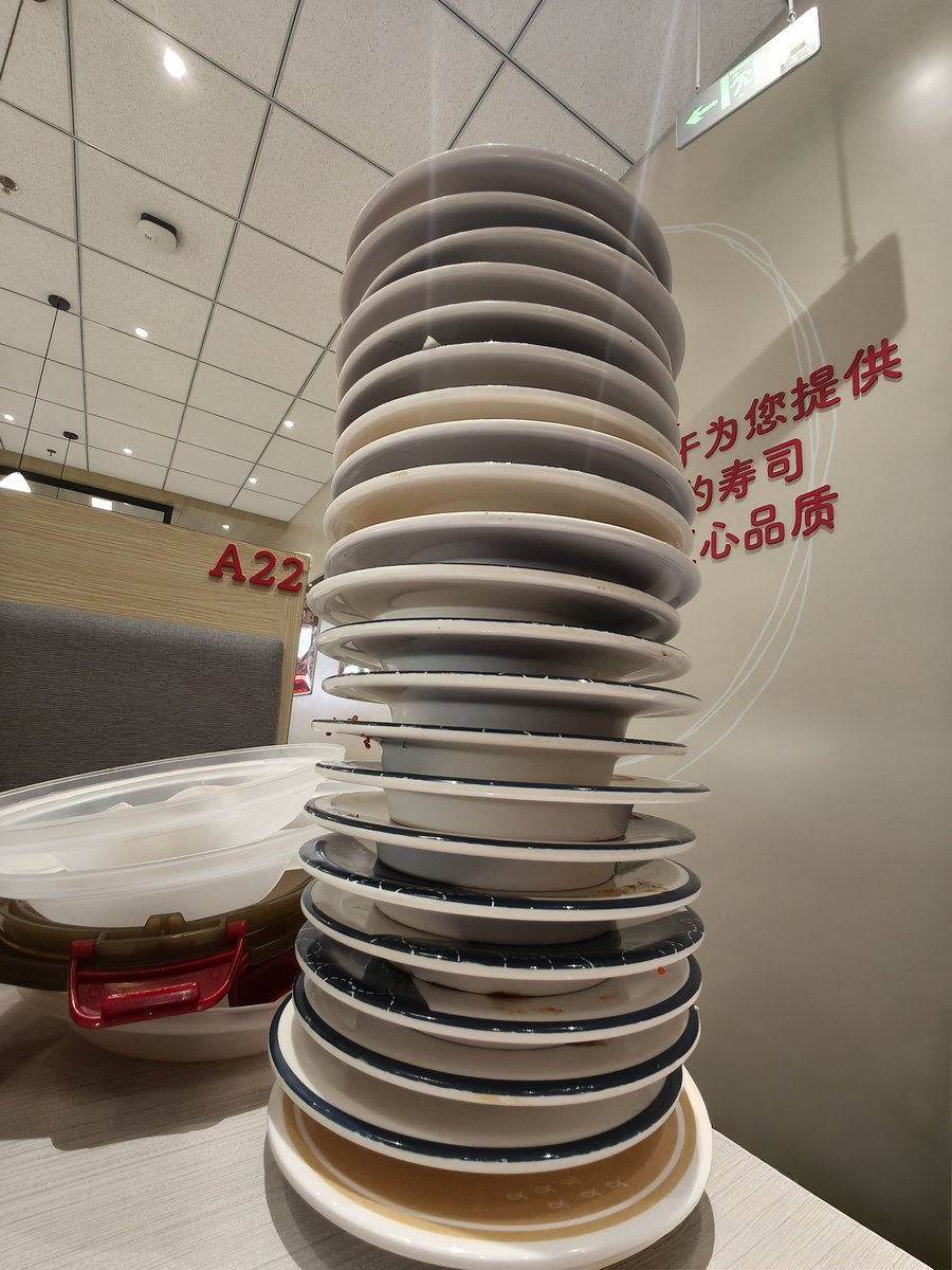 离离原上咪 tweet media