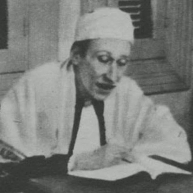 guilherme94jose's tweet image. I find something similar in Guénon to René Girard's critique (taken up by Peter Thiel) of the katechon, the force that restrains the coming of the Antichrist yet may paradoxically serve that which it seeks to combat, by assuming containment through violence and coercive order, it