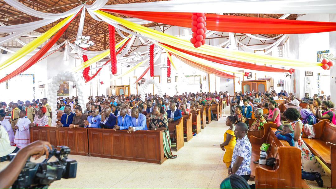 JoelSsenyonyi's tweet photo. This morning, we joined JohnMary Ssebuwufu, the Head of Laity (Sabakristu) at St Andrea Kaggwa Kigoowa Catholic parish for Easter prayers. We thank God for redeeming him from the safe house he was held in for a month, and we continue to pray for all those persecuted for political reasons.