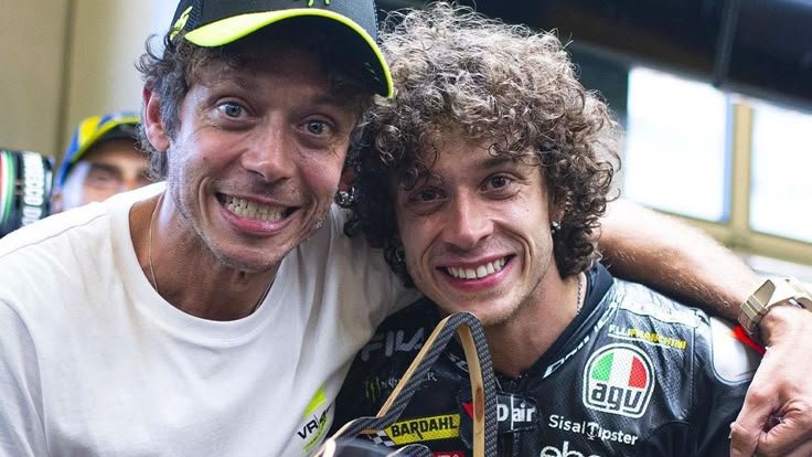 vee 🦈 tweet media